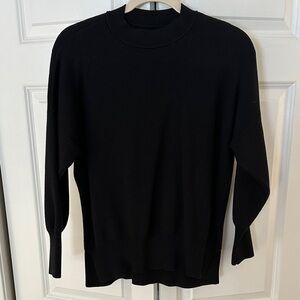 Abercrombie & Fitch Women's Black Crewneck Sweater